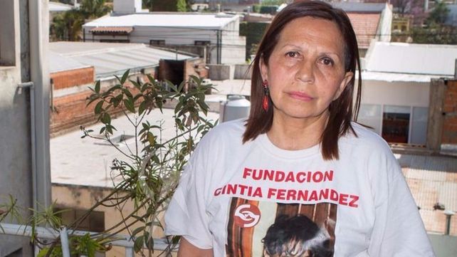 La madre: El&nbsp; juez Pastrana habló de suicidio para proteger al asesino.