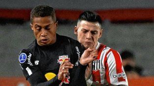 Estudiantes igualó ante su gente.