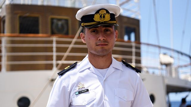 El paranaense Ian Franco Soliard viaja a bordo del buque escuela Fragata Libertad para completar su formación antes de egresar como Oficial de la Armada