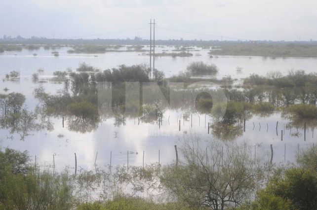 Evacuación y asistencia. Unas 30 familias viven en el valle de inundación