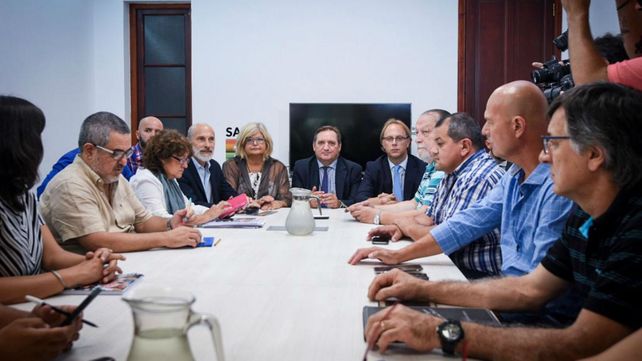 Compás de espera en la paritaria provincial docente.