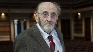 El escritor español Álvaro Pombo recibió el Premio Cervantes