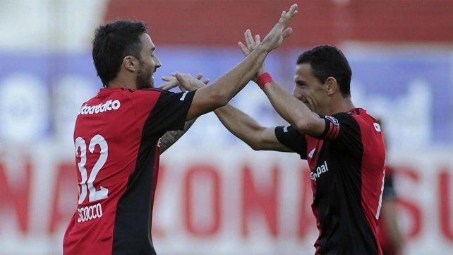 Seguirán juntos. Maxi Rodríguez y Nacho Scocco compartirán equipo