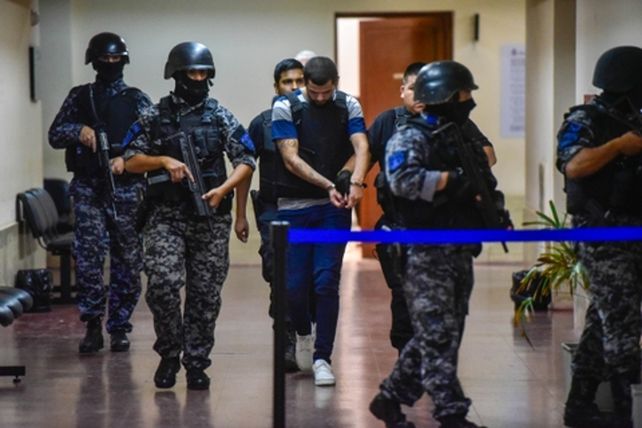 alan. El menor de los hermanos Funes fue imputado ayer de casi una decena de delitos en los Tribunales.