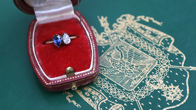 El anillo que Napoleón Bonaparte mandó a hacer para comprometerse con Josefina de Beauharnais en 1796.