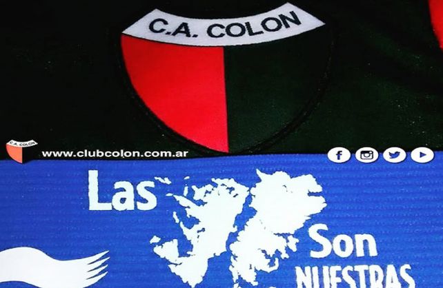 Col&oacute;n homenaje&oacute; a los h&eacute;roes de Malvinas.
