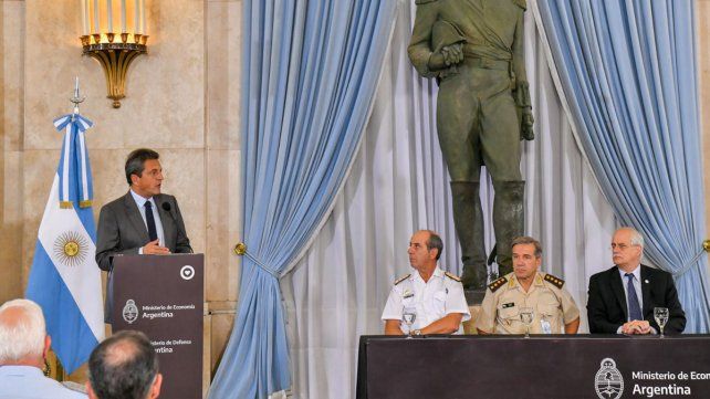 Lo anunciaron Sergio Massa y el ministro de Defensa