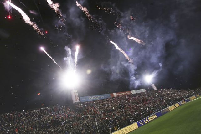 El regreso del público a las canchas quedó en suspenso&nbsp;