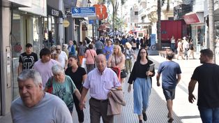 Llega la Navidad. Locales comerciales en peatonal San Martín