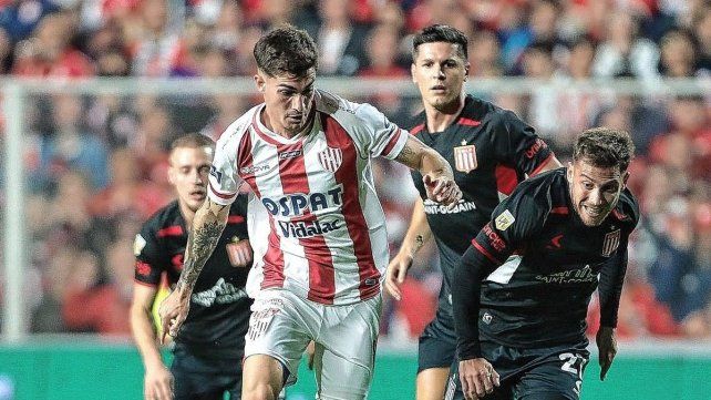 Valentín Fascendini se viene consolidando en la defensa de Unión.
