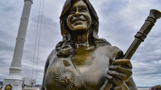 La escultura de la vicepresidenta Cristina Fernández de Kirchner en el Paseo de los Presidentes, ubicado en la Plaza de la República de Río Gallegos.