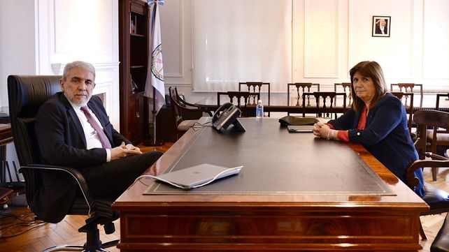 Patricia Bullrich y Aníbal Fernández volvieron a encontrarse en el marco de la transición en el área de seguridad.&nbsp;
