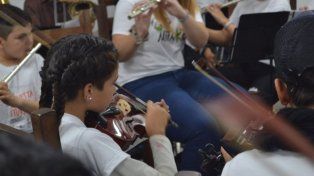 La Orquesta Río de los pájaros de Concepción del Uruguay estuvo en el Teatro Coliseo