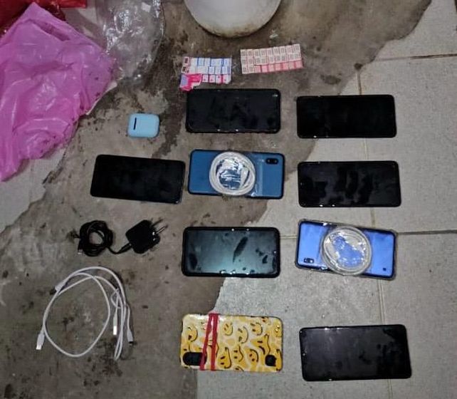 Un penitenciario fue detenido cuando intentaba ingresar celulares a la cárcel de Coronda