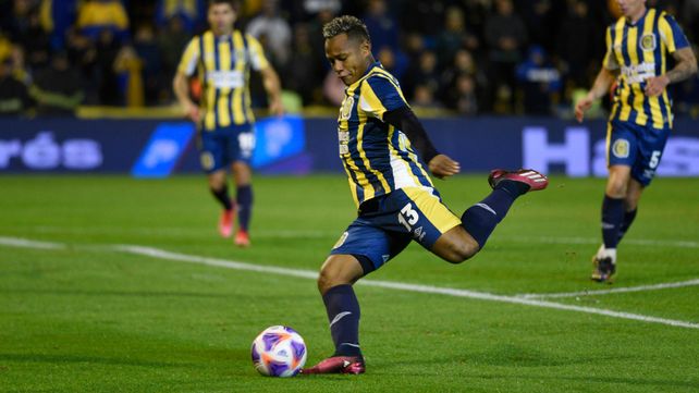 Jaminton Campaz no pudo jugar, pero fue por suspensión. El colombiano llega diez puntos desde lo físico.