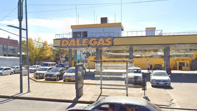 Por quinta vez en la semana, balearon una estación de servicio