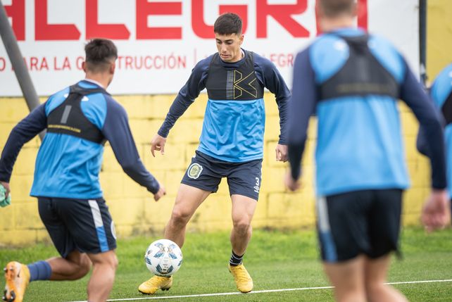 Sández es marcador de punta, pero puede acoplarse a una línea de tres. Sabe lo que es la presión, por su pasado en Boca.