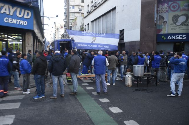 Los camioneros llegaron a un acuerdo y suspendieron las medidas de fuerza de la semana próxima.