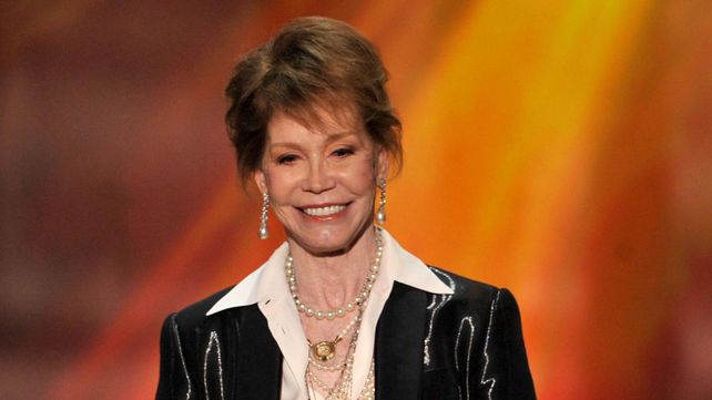 Murió Mary Tyler Moore, la estrella de comedias entrañables de la TV estadounidense