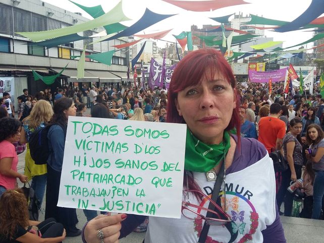 El reclamo de justicia en Rosario se dio en la plaza Montenegro con cientos de personas.