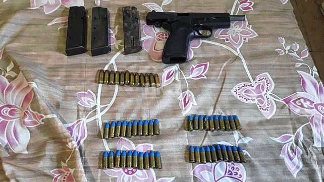 El hombre detenido estaba en posesión de un arma de guerra