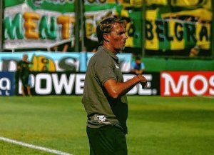 Aldosivi seguiría con Charlier en el banco frente a Unión