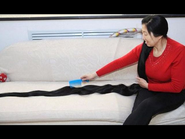 La mujer con el pelo más largo del mundo