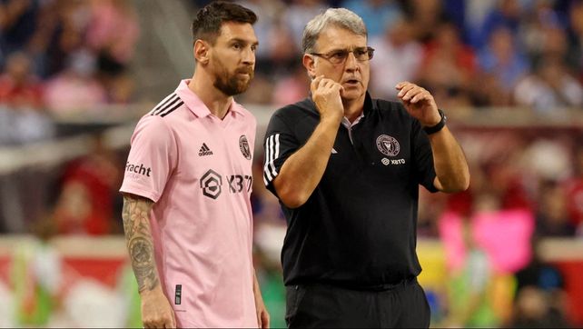 Lionel Messi y Gerardo Martino serán los anfitriones del equipo de Mauricio Larriera.