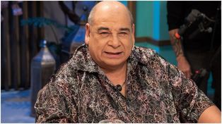 Roly Serrano volvió a enamorarse: el actor está en pareja con una joven actriz 44 años menor