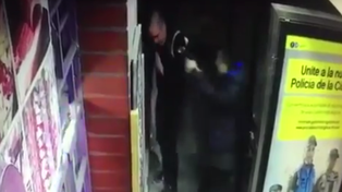 Un bombero fue baleado mientras compraba un alfajor y pelea por su vida