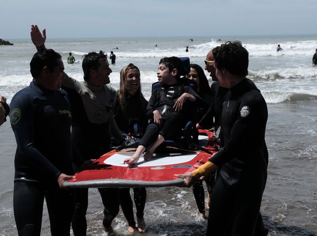 Las 18 fotos del primer Campeonato Sudamericano de surf adaptado