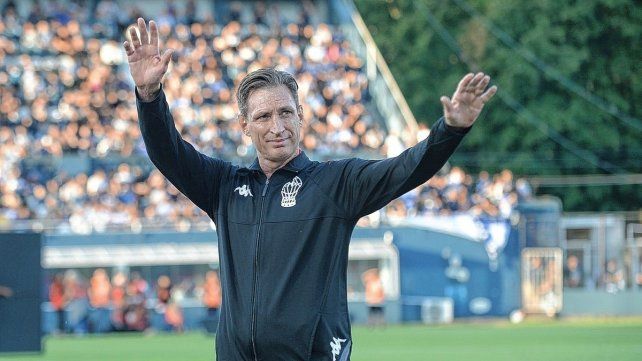 Facundo Sava dejó de ser el técnico de Huracán y ahora estará en Tucumán.