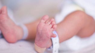 Empieza la polémica: ¿dónde nació el primer bebé del 2019?