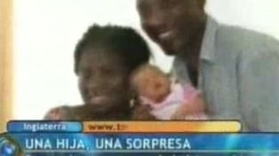 Una pareja negra tuvo una beb&eacute; rubia y de ojos claros