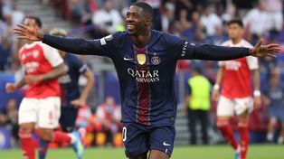Dembelé, autor del gol del empate de penal de PSG ante el Arsenal. De ahí hasta los penales, el poderoso equipo francés se alzó con la Champions League.