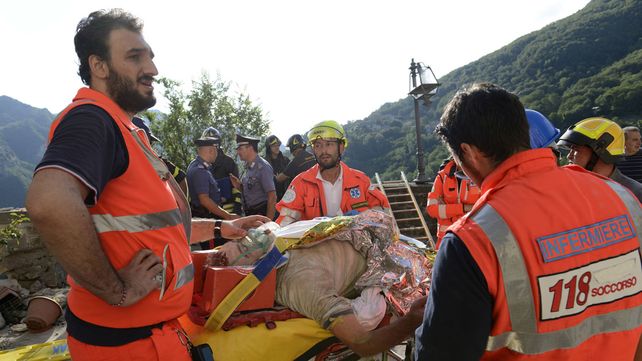 Ascienden a 120 los muertos por el devastador terremoto en el centro de Italia