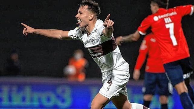 Augusto Schott, a punto de ser jugador de Colón