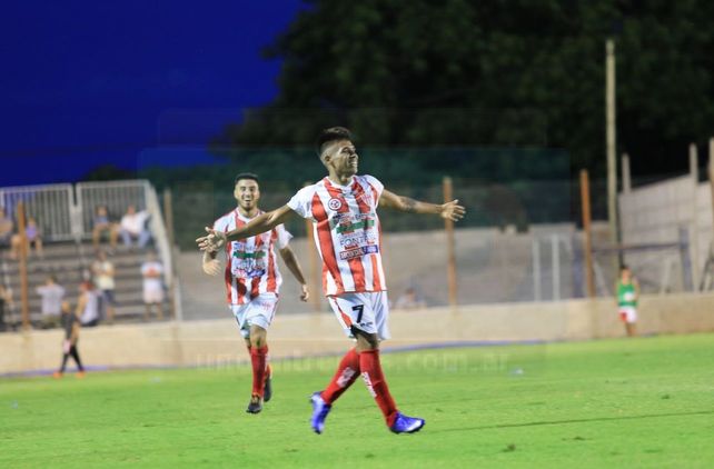 Atlético Paraná goleó en el Mutio y es puntero de la Zona 3