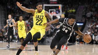 Utah Jazz no utilizó a Bolmaro en la derrota ante San Antonio Spurs