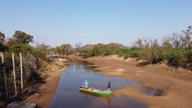 El río Paraná sigue bajando y genera graves inconvenientes en el ecosistema del humedal.
