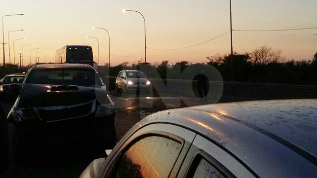 Accidente en cadena involucró cerca de 10 automóviles sobre la ruta nº168