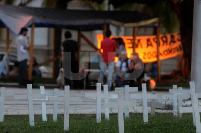 Reclamo. Cada 29 de abril la plaza 25 de Mayo es el escenario en el que los santafesinos mantienen viva la memoria y comparten las experiencias a partir del ingreso del río Salado.