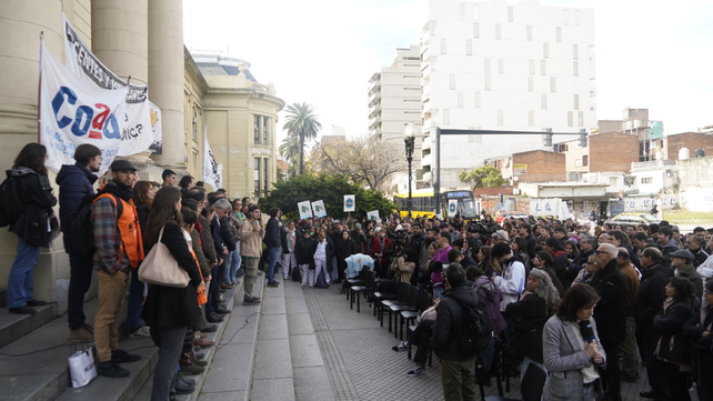 Manifestación en la Facultad de Medicina en defensa de los estudiantes amenazados.&nbsp;