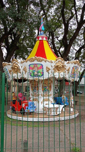 El prototipo es idéntico a la calesita que funciona en la plaza Alberdi.