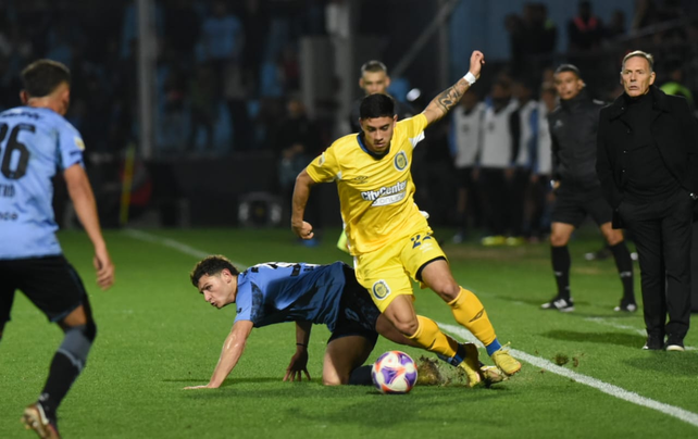 Lautaro Giaccone no puede imponer su juego.