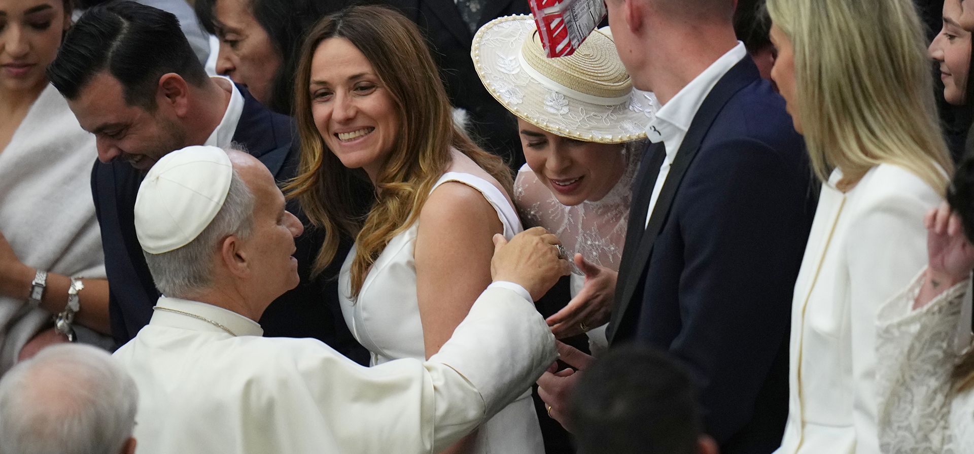 El papa León XIV se reúne con fieles al final de su audiencia general semanal en el Aula Pablo VI del Vaticano, el miércoles 7 de enero de 2026. (Foto AP/Alessandra Tarantino) El papa León XIV se reúne con fieles al final de su audiencia general semanal en el Aula Pablo VI del Vaticano, el miércoles 7 de enero de 2026. (Foto AP/Alessandra Tarantino)