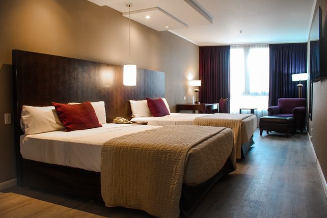 Howard Johnson Plaza Buenos Aires Florida Street: tu lugar para vivir Buenos Aires de una manera única.