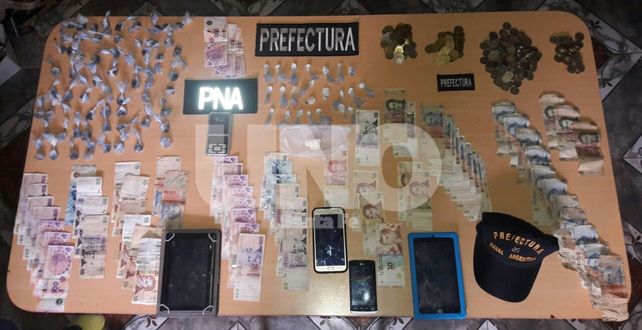 Golpe al narco: 21 allanamientos con secuestro de drogas, armas, balas, dinero y nueve detenidos