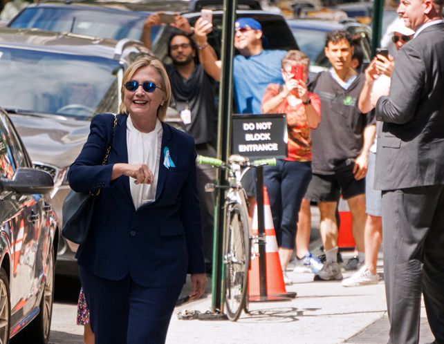 Hillary admitió que sintió un mareo durante los actos del 11S en Nueva York