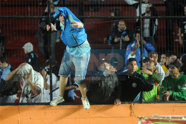 La Policía de Córdoba garantizó la seguridad a los hinchas de Colón para viajar al Kempes